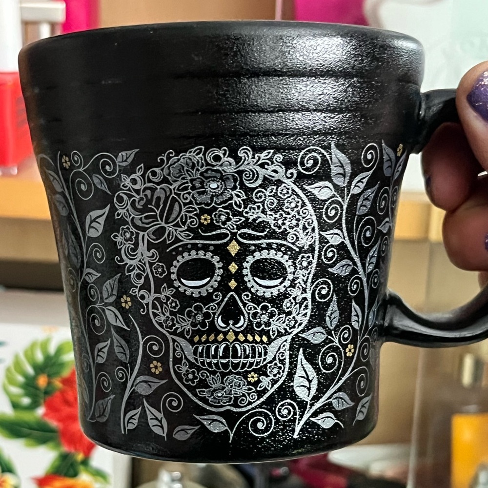 Black Skull Design Mug Fiesta Skull and Vine Dia de los Muertos Tapered Mug NEW